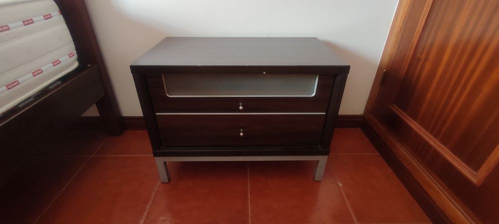 Mesa cabeceira  2 gavatas