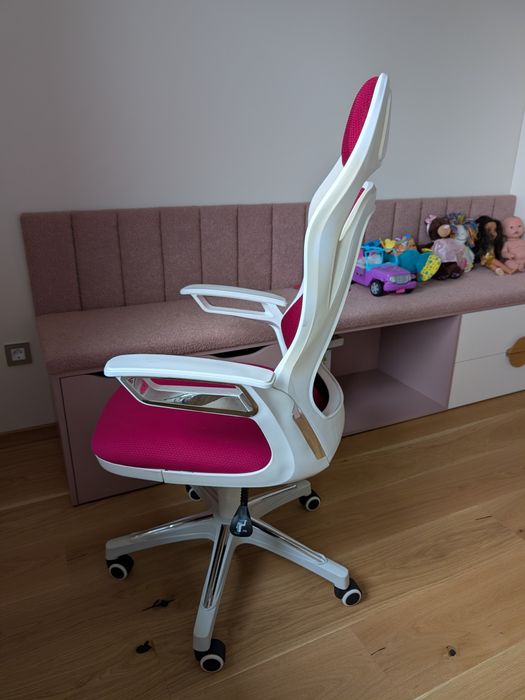 Стілець на коліщатках