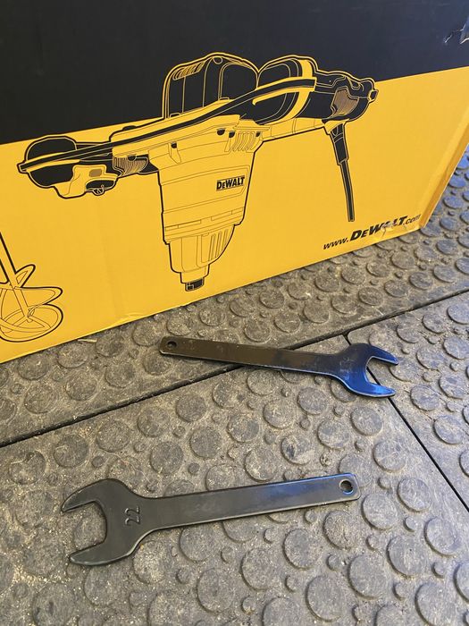 Mieszadło dewalt DWD 241 mieszarka 1800 W