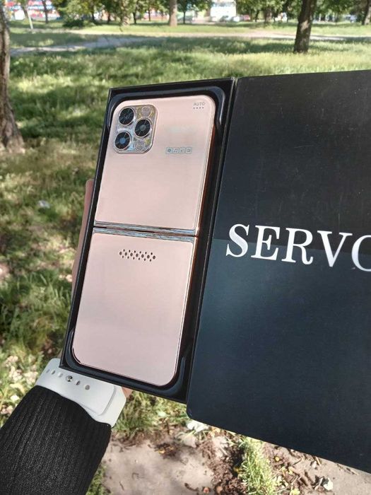 Мобільний телефон смартфон Servo 4 SIM- екран 2,6'', 4 SIM, 1200 мАг