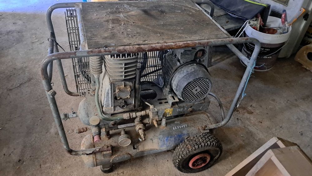 Compressor. Para reboco