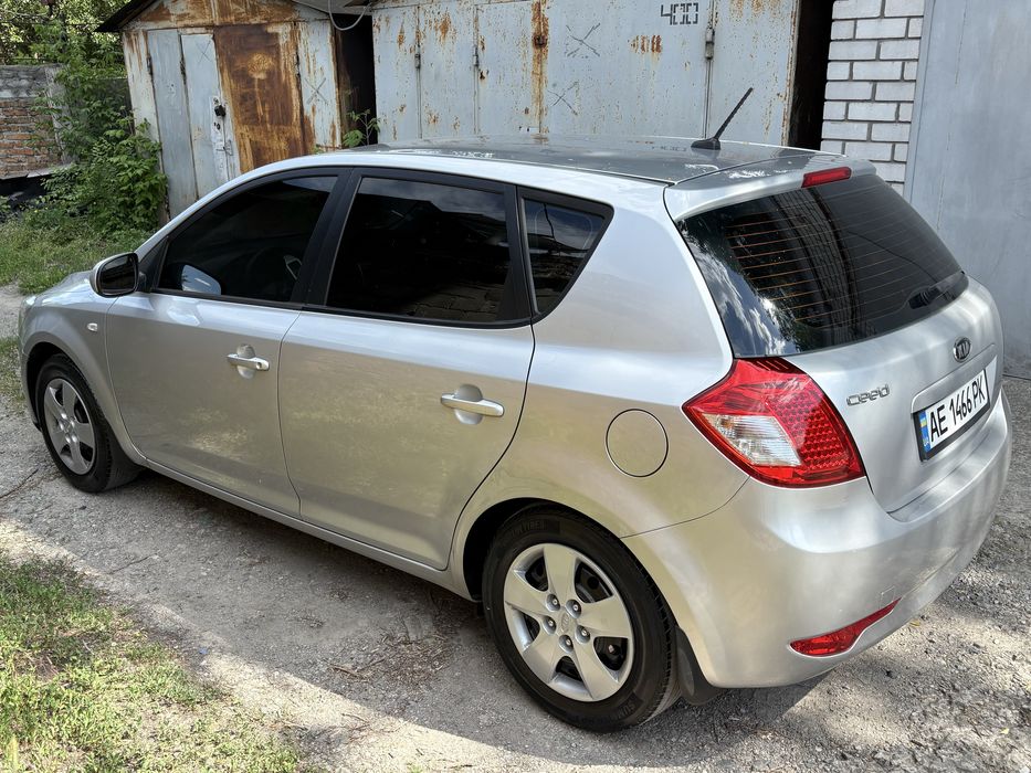Kia Ceed 2009 год