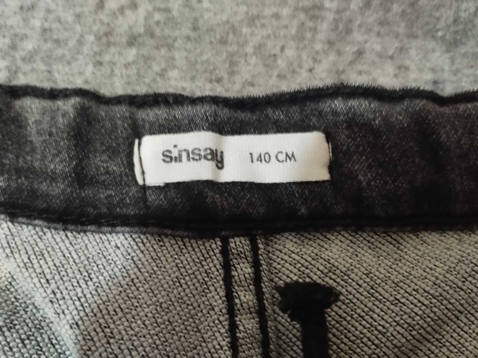 Джинсы Sinsay на рост 140 см