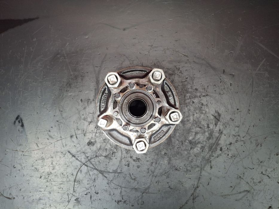 Cubo da roda MITSUBISHI TRUCKS Canter