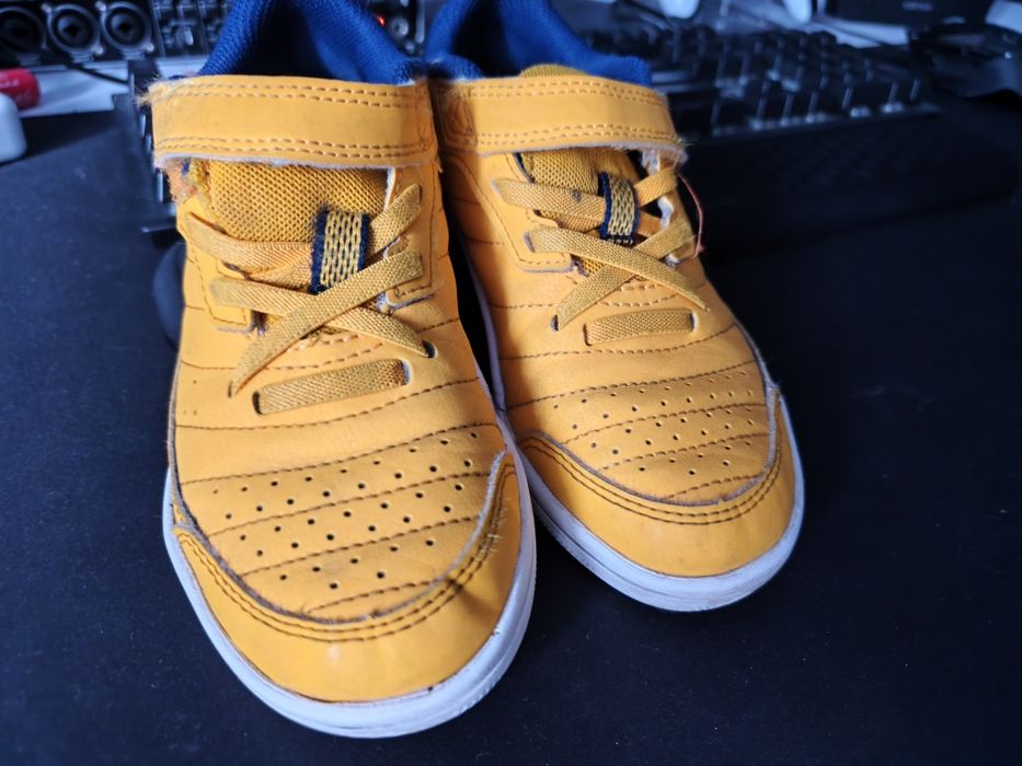 Buty do piłki nożnej halowe dziecięce 31
