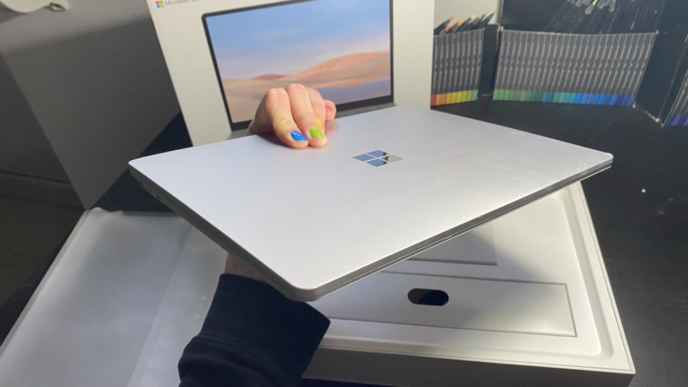 Microsoft Surface Go 2 - i5, 8GB RAM,  128GB SSD - Usado