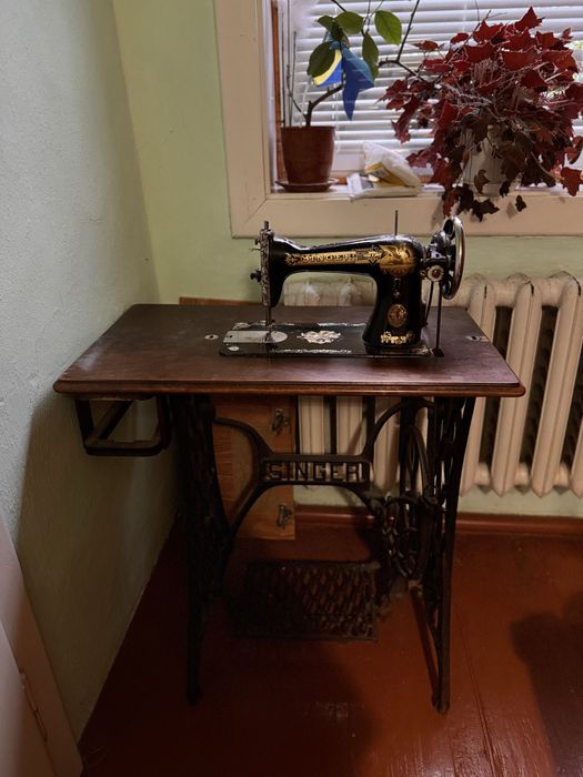 Швейна машина Singer