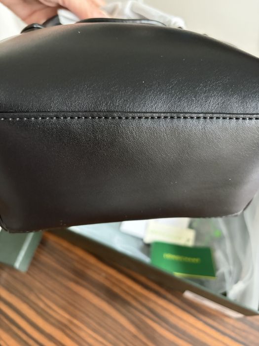Elegancka torebka damska Longchamp – czarna