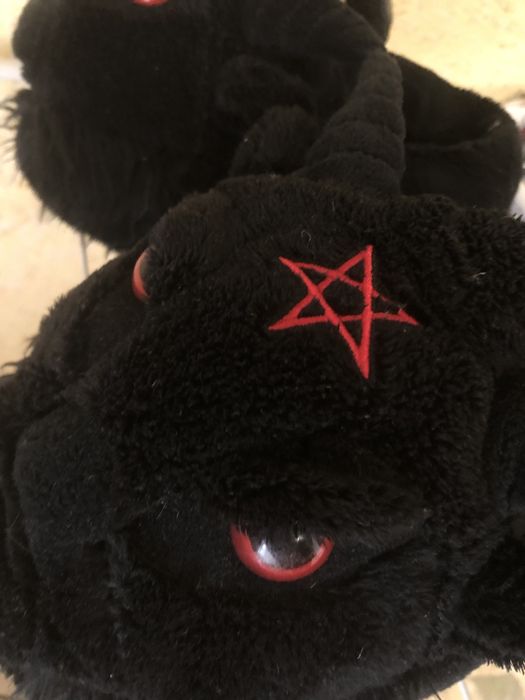 плюшеві домашні тапочки Killstar Kreeptures Dark Lord (Бафомет)
