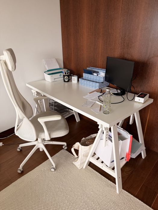 Secretaria Ikea ( tampo e cavaletes)