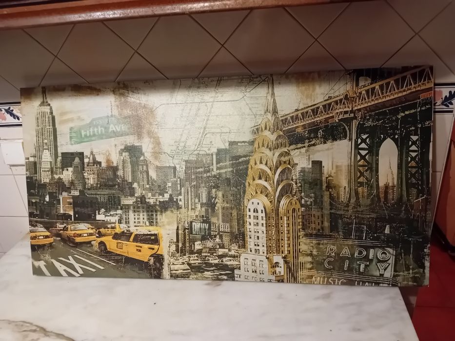 Decorative Canvas Painting
Good Overall Condition
1m Horizontal × 50cm Vertical