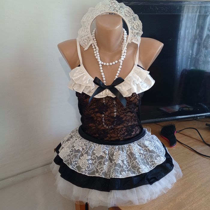 Костюм горничной для ролевых игр.