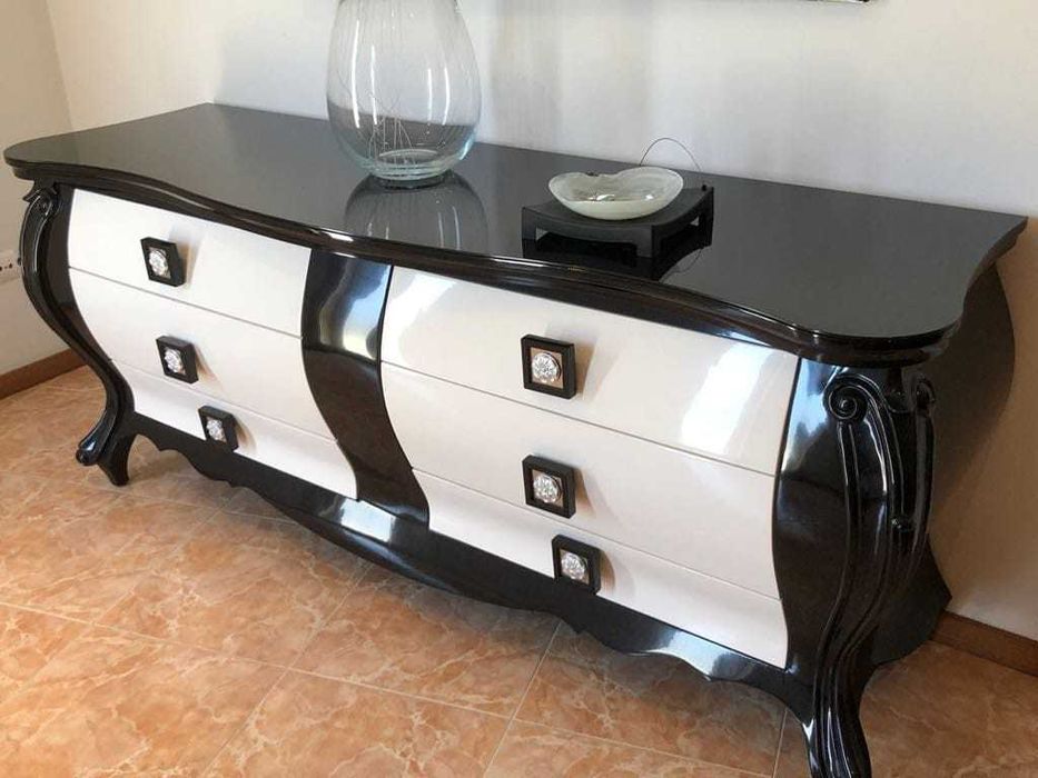 Cómoda estilo antigo