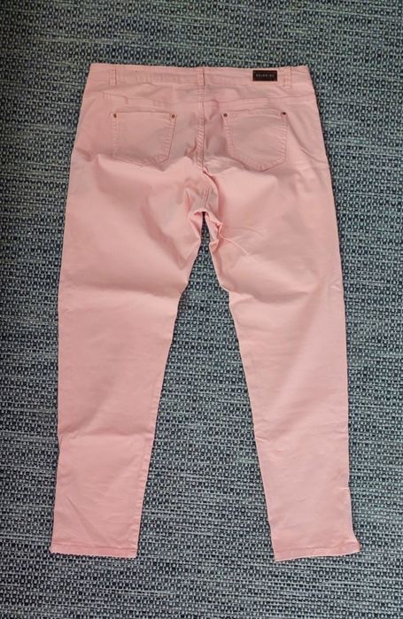 Джинсы персиковые