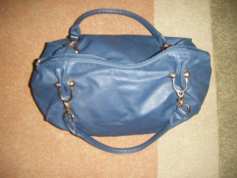 Синяя сумка-хобо на двух ручках