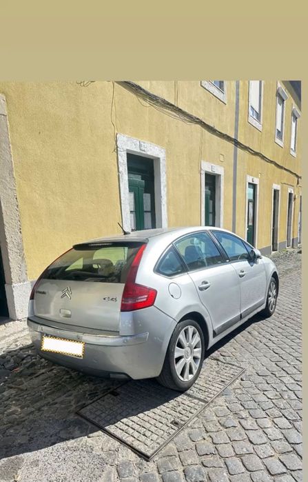 Veículo carro Citröen C4 coupe