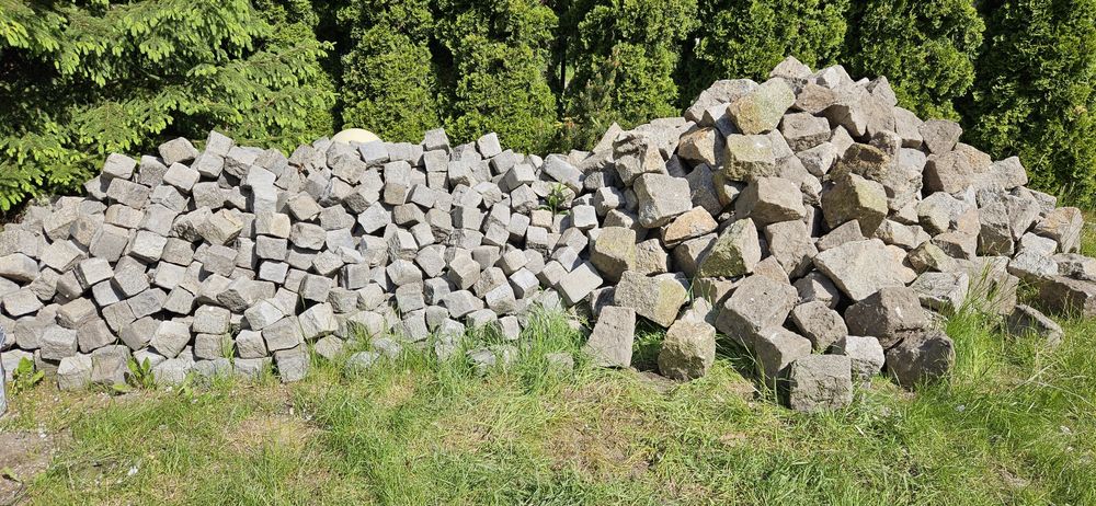 Kostka granitowa mała i duża