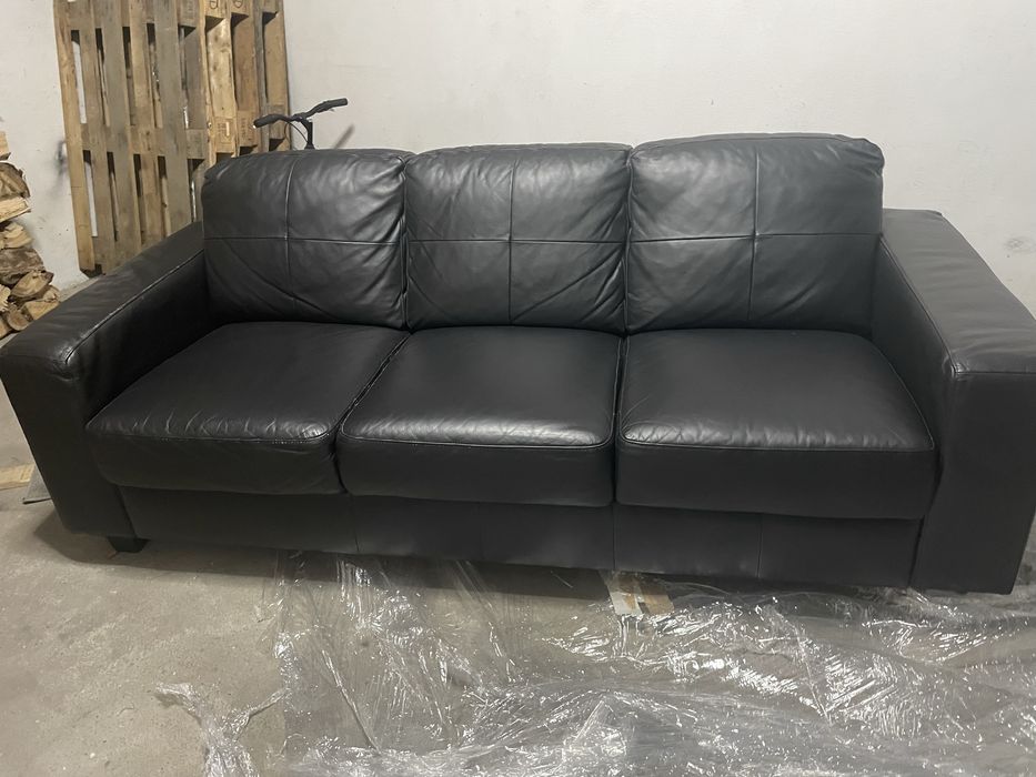 Sofá Preto em Pele como novo ( pouco uso)