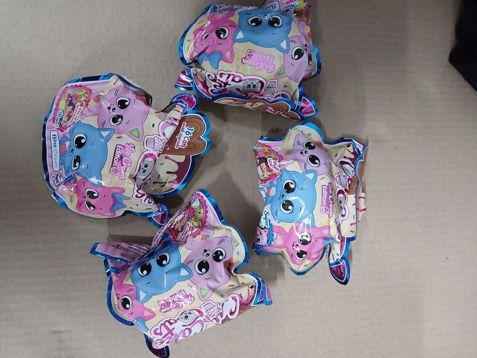 іграшка сюрприз Cats