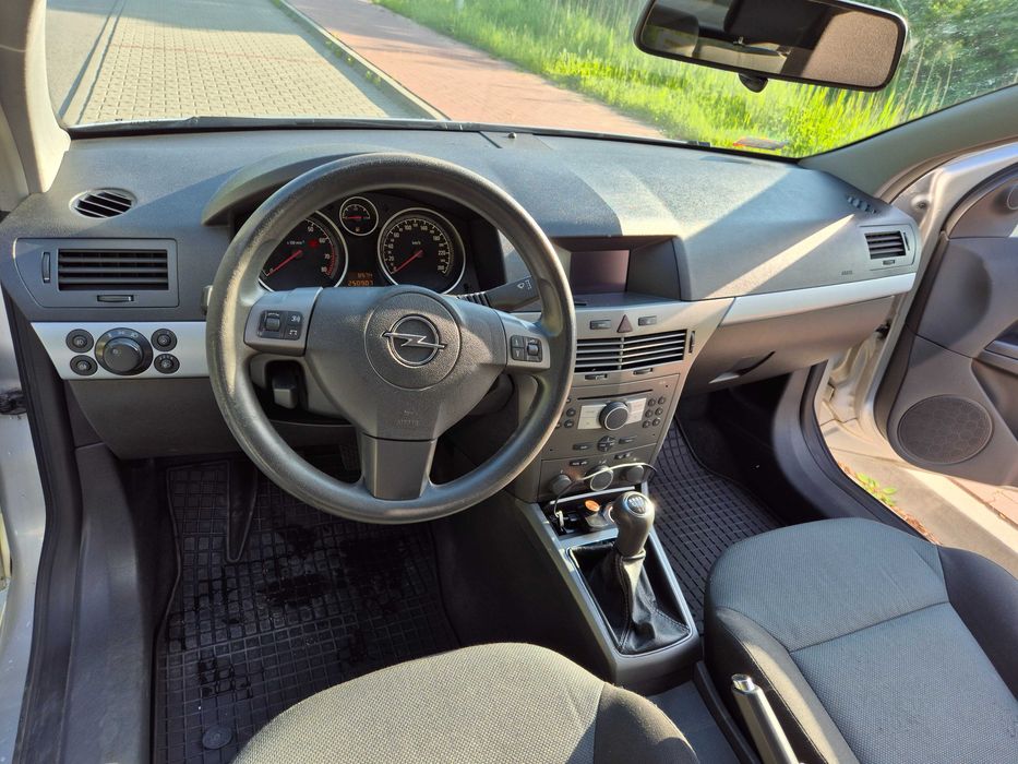 Opel Astra H GTC