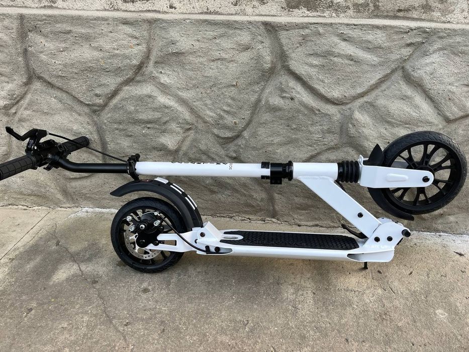 Самокат в чудовому стані ,як для дітей так і для дорослого