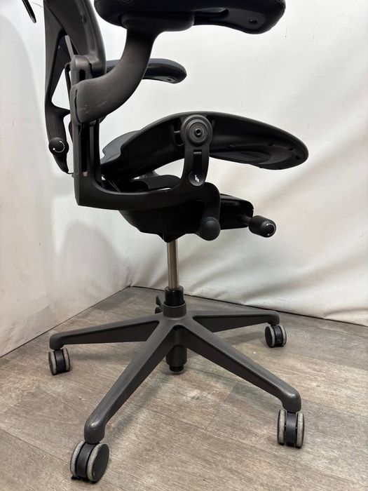 Ортопедичне крісло люкс сегмент Herman Miller Aeron аерон B , C міллер