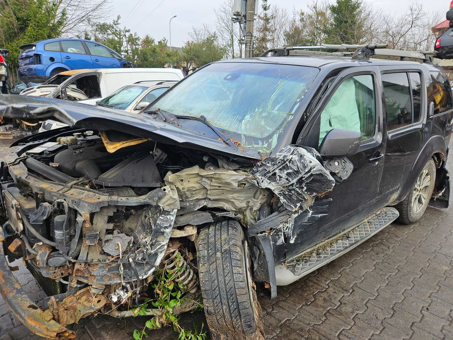 NISSAN PATHFINDER 2005 rok, 2,5 dci, Na części