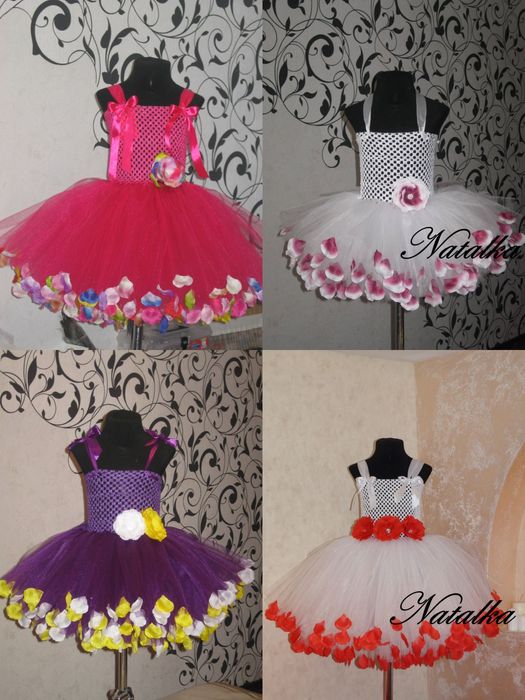 Святкове платтячко з декором по низу.