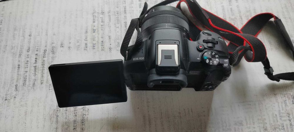Aparat bezlusterkowy Canon EOS R50