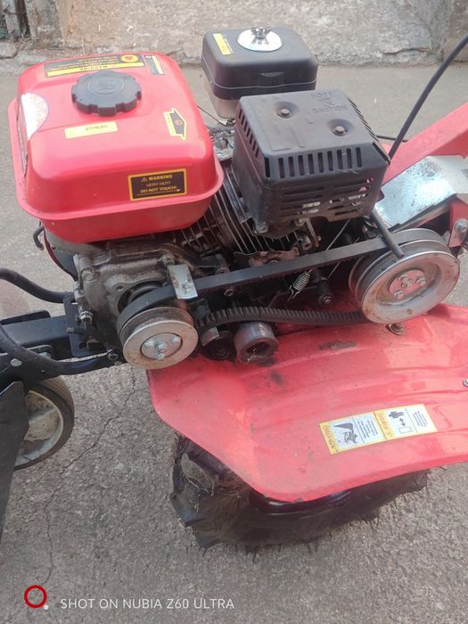 Moto enxada em bom estado