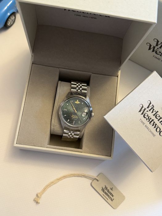 Топовий годинник Vivienne Westwood !!!