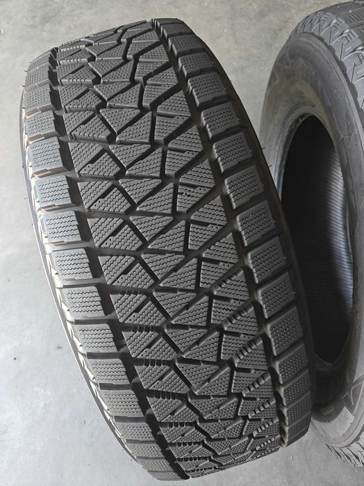 R18 255 60 шини зимові Bridgestone Blizzak DM-V2 як нові арктичні липучки