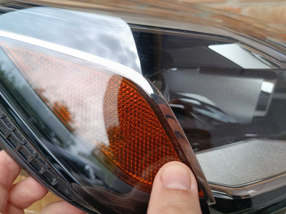 Audi A4 B9 рестайлінг права LED фара 8W0941034F комплектна, з блоком