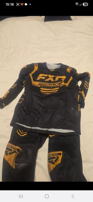 Kombinezon na enduro cross