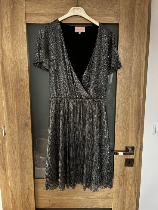 Srebrna błyszcząca sukienka Mohito M