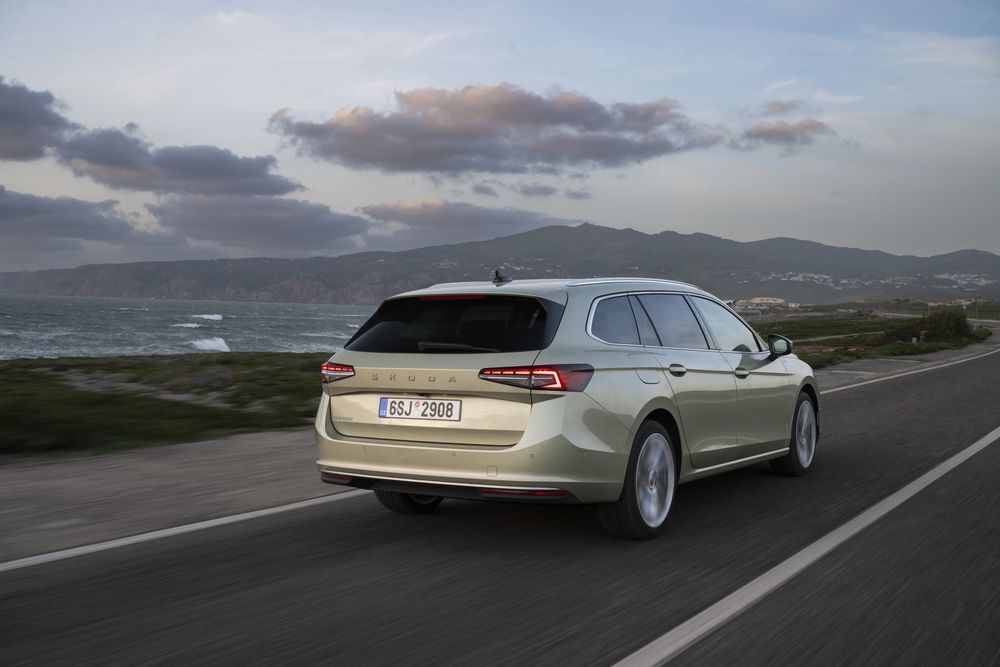 Skoda Superb Break ver-1-5-tsi-iv-selection-dsg