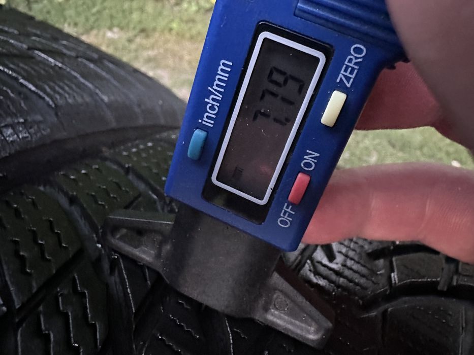 Шини зима 225/40 R19 Nokian резина майже нова