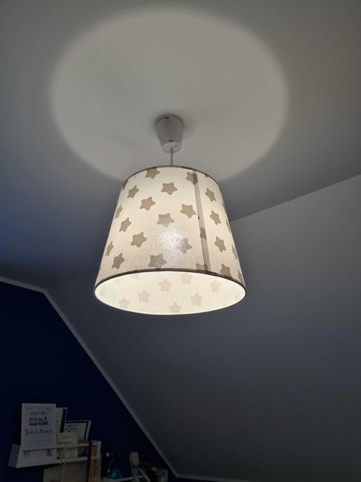 Lampa sufitowa Ikea  gwiazdki pokój dziecięcy