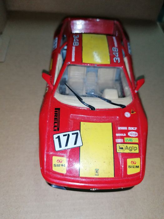 Ferrari 348 da BURAGO escala 1:24