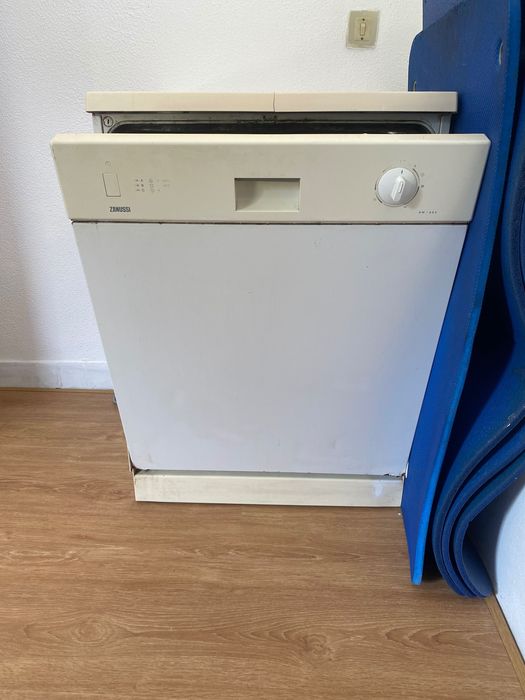 Máquina de lavar loiça Zanussi