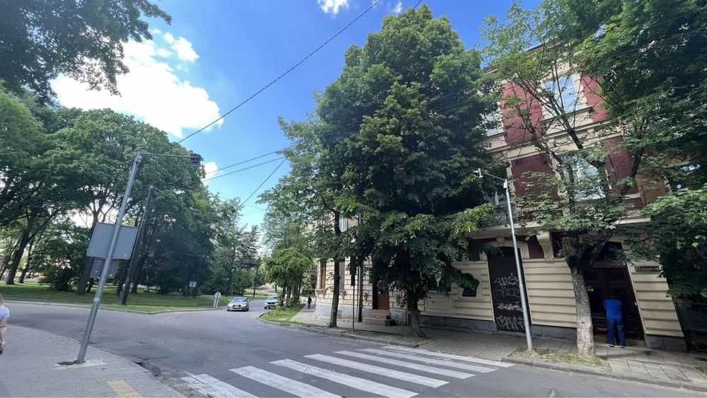 Оренда 4-поверхової будівлі | вул. Устияновича, 14, Львів