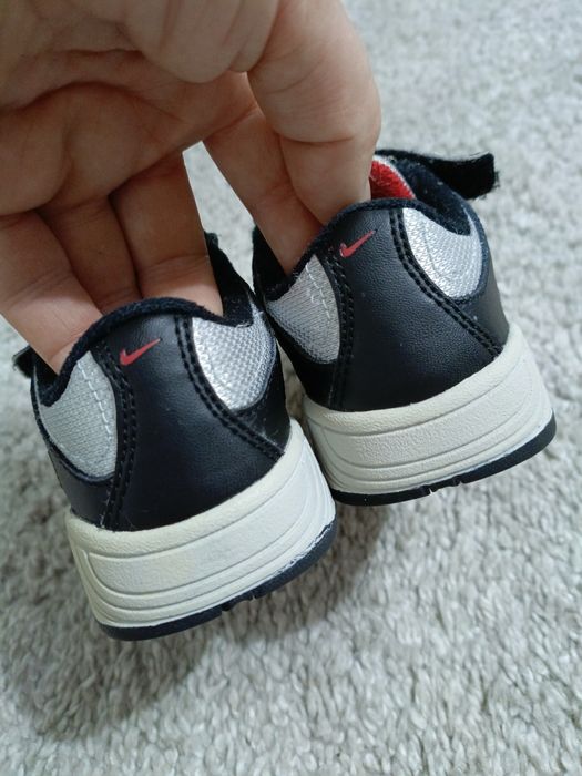 Buty sportowe dla chłopca rozmiar 22,5