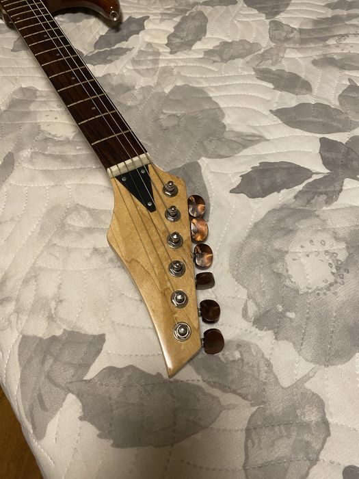 Guitarra eletrica de luthier Antiga vendo/troco