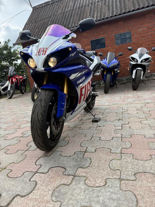 Мотоцикл Yamaha YZF R1 crossplane розмитнений