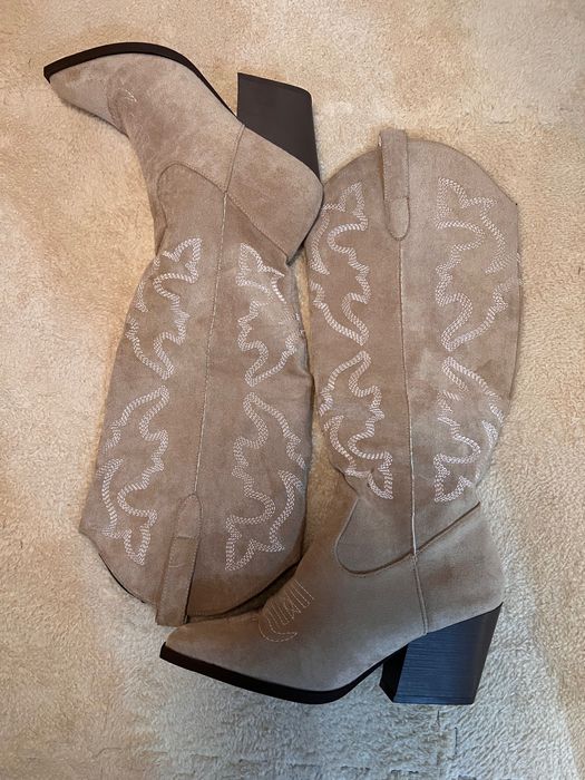 Козаки / Жіноче взуття