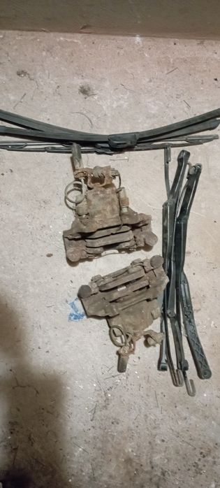 продам передні супорта Ауді а6с4, Ауді 100 с4