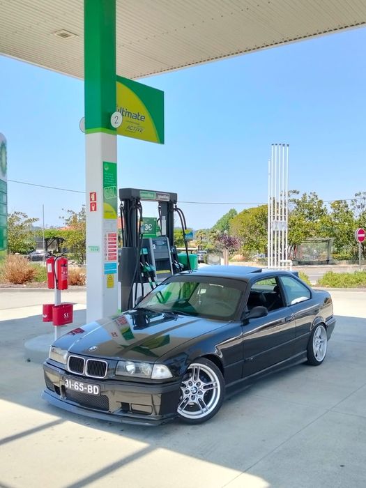 E36 320i coupe.