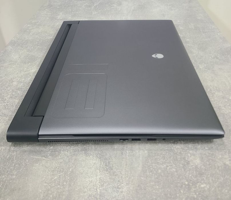 Dell Alienware m18 R1 — RTX 4080 175W / i9 13th Gen / 32GB DDR5 / 18" / 1 TB nvme / як новий