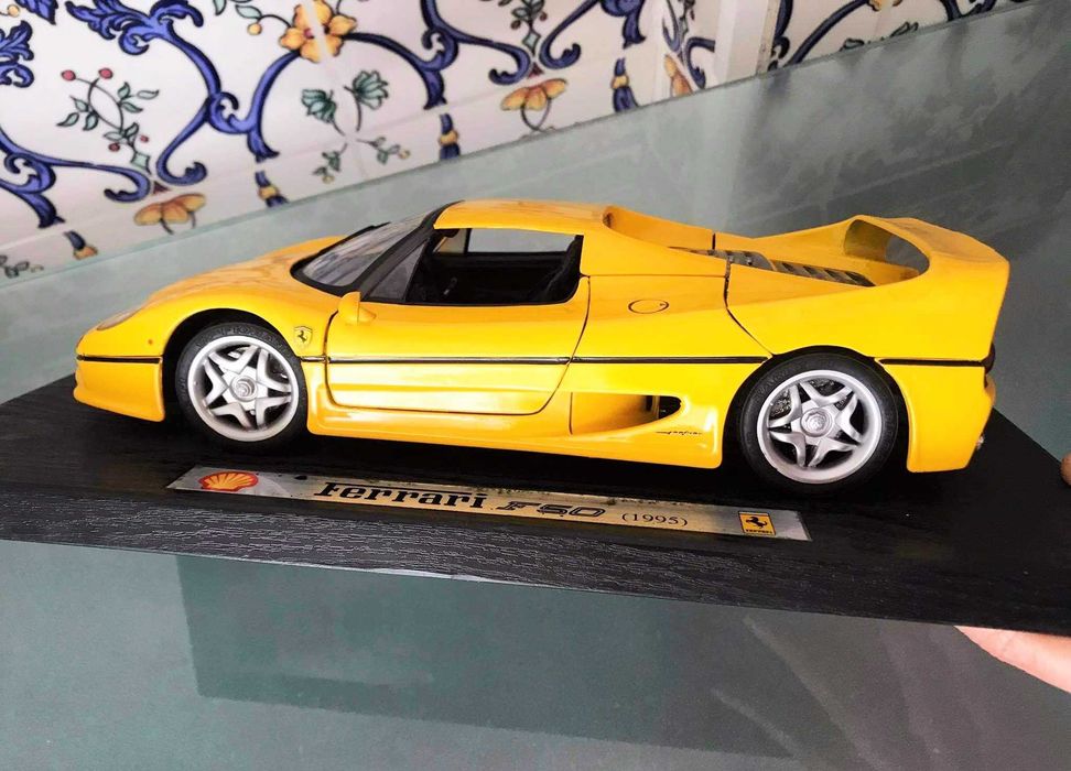 Carros metal burago coleção shell ferrari f50 1/18 miniaturas