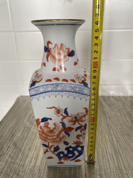 Jarrão antigo em porcelana chinesa mandarim, pintado à mão.